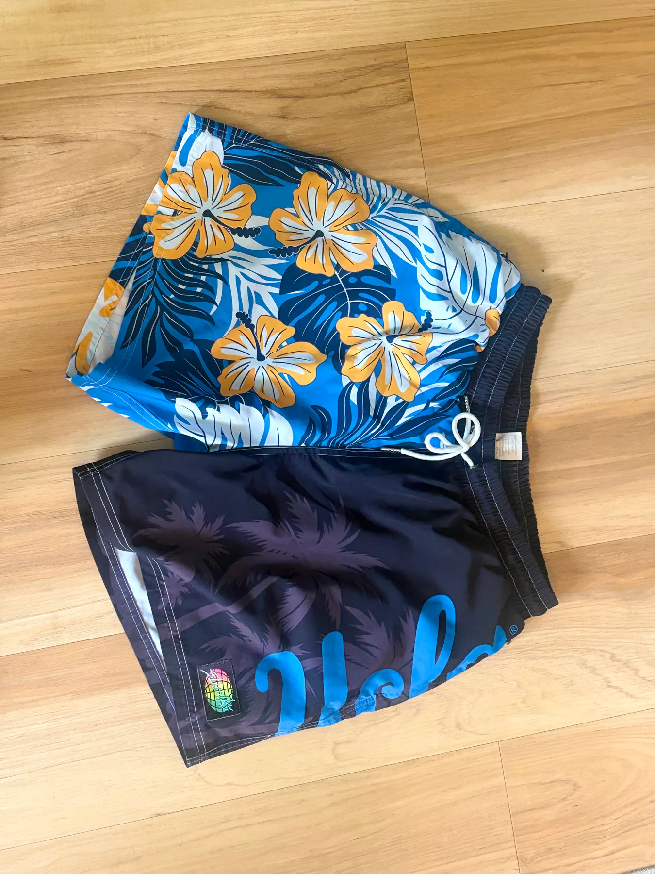 UCLA Florals Size L